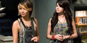 Lesbian Wizards Of Waverly Place Porn - Hayley Kiyoko Brought 'Lesbian Energy' To 'Wizards Of Waverly Place'