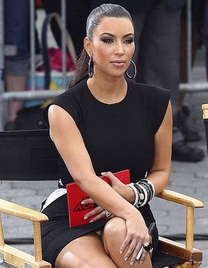 careless upskirt - Kim Kardashian #upskirt pics. A little careless Kim!