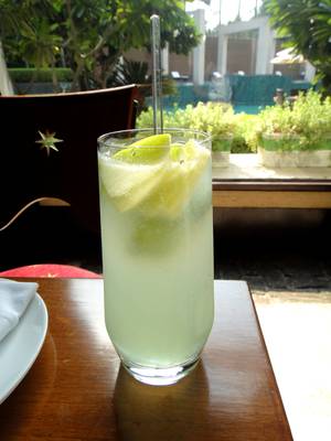 Drink - Drinkporn. Green Apple Mojito @TheGreatKebabFactory. Rating- 4/5