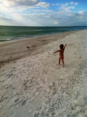 all ages topless beach - My daughter running naked after a bird on our vaca in FL : r/itookapicture