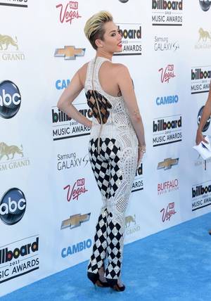 Miley Cyrus Celebrity Porn Tabloid - Miley Cyrus - 2013 Billboard Music Awards