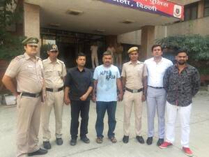 Best Friends Wife Blackmail Porn - Friends who tried to blackmail woman with nude videos arrested | Latest  News Delhi - Hindustan Times