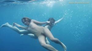 lesbians swimming naked - 2 Hot Girls naked in the sea swimming - XVIDEOS.COM