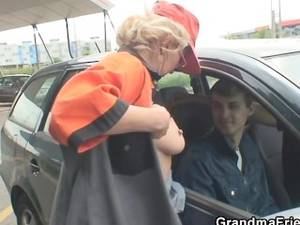 indian gas station fucking lady - They pick up her from gas station and fuck in the fields