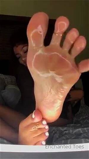 Greasy Feet Porn - Watch Oily ebony feet - Enchanted Toes, Ebony Feet, Ebony Teen Porn -  SpankBang