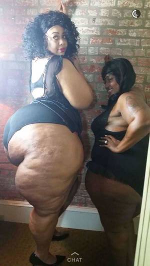 big black mama open thighs - Fat Curvy Stories : Photo