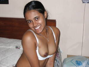 amateur voyeur bra - bra and panties 31 - Amateur_Asian_Voyeur_indian_girlfriend_nude_4548732-25  Foto Porno - EPORNER