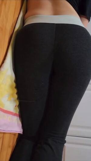 Black Spandex Pants Porn - Black flared leggings peeing - ThisVid.com
