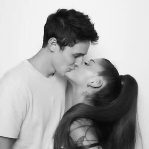 Ariana Grande Beach Porn - Ariana Grande, Husband Dalton Gomez Cutest Photos: Rare Pics