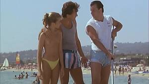 brazilvideo topless beach girls - Deux EnfoirÃ©s Ã  Saint-Tropez - 1986 - Topless Beach Parts - EPORNER