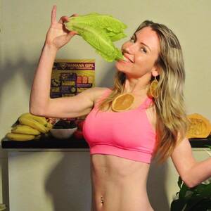 Banana Girl Freelee Porn - Vegan YouTuber shares her 'off-grid' lifestyle where she 'spends most of  her day nude' | The Irish Sun