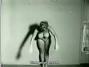 1950s Vintage Big Tits Porn - Fun Times with Big Boobs (1950s Vintage) | xHamster