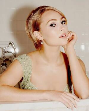 Annasophia Robb Porn Sex - Charlie & The Chocolate Factory's Violet Beauregarde looks unrecognisable  17 years later - Daily Star