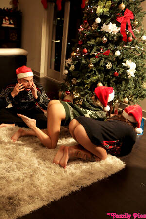 ffm threesome christmas - Babe Today Nubiles Porn Kacie Castle Vina Sky Kactuc Ffm Threesome Deep  Mobile Porn Pics