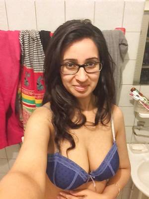 cute indian girls nude showering - Indian Nude Amateur Neha Shower