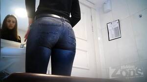 girlfriend voyeur toilet cam - Women's toilet spy cam 69 - ThisVid.com em inglÃªs