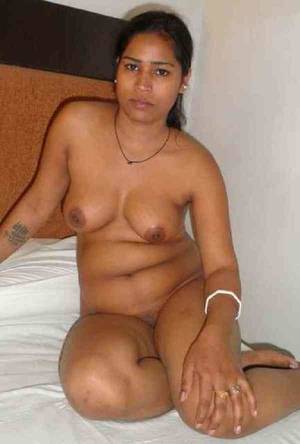 Indian Hindu Wife - Newly married Indian wife full nude photo in hotelroom | Desi XxX Blog