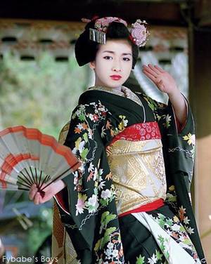 beautiful japanese geisha mai - Ohno-san makes a really pretty geisha.