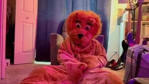 Mascot Porn - Lion Mascot Jerks off - ThisVid.com En espaÃ±ol