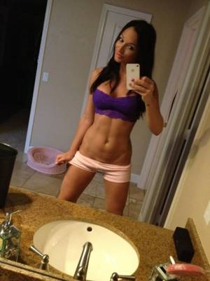 Fitness Amateur Porn - fit babe in sexy short shorts selfshot (NSFW)