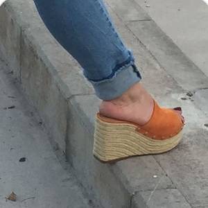 black wedges porn - @elarmariodenoe #wedges #feet #foot #fetish #porn #sexy #jeans