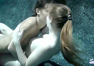 naked lesbians kiss underwater - Underwater Porn