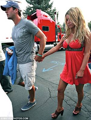 Jessica Simpson Porn Star - Girl-next-door Jessica Simpson drops a blonde bombshell with her 'porn-star  dress' | Daily Mail Online