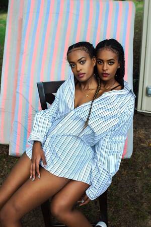 Conjoined Twins Porn - Nude siamese twins - 59 photo