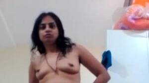 curvey naked indian babes - Cool curvy Indian girl strips nude completely - Porn300.com