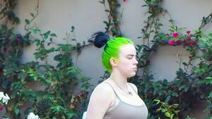 Bobs House Of Porn Miley - Billie Eilish Responds to Bodyshamers Attacking Her for Tank Top Photo