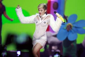 Miley Cyrus Backstage Sex Tape - Miley Cyrus says after Disney, it was time to be herself | Reuters