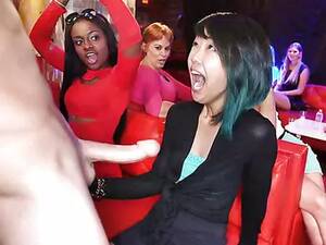 Cfnm Party Blowjob - DANCINGBEAR - CFNM Office Party Cock Blowout (db9442) Video de sexo