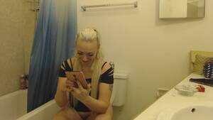 Blonde Toilet Porn - Blonde toilet - ThisVid.com