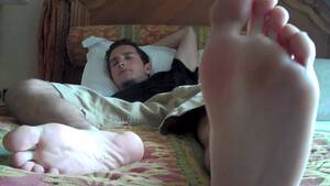 barefoot in bed - Feet Male Perfect: Relaxing in bed - video 2 - ThisVid.com