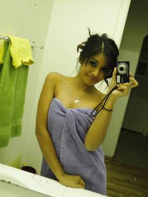 hispanic nude selfies - Real Latina Selfie Porn Pics & Nude XXX Photos - AllLatinaPics.com