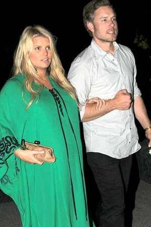 Ashlee Simpson Tina Porn - Jessica Simpson gives birth to baby girl, Maxwell Drew Johnson | Page Six