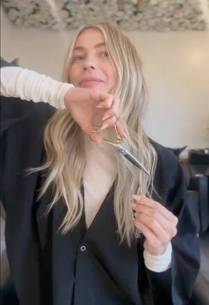 Julianne Hough Porn Double - Julianne Hough chops off her hair in bob cut before Creative Arts Emmys