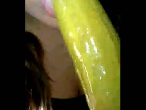 black girl sucking pickle - Sucking pickle - XVIDEOS.COM