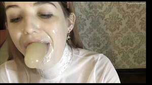 dildo throat - Camgirl gets dildo stuck in her throat - XNXX.COM