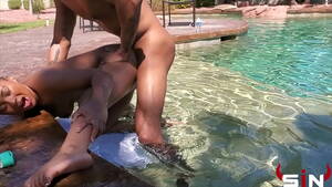 Anal In Pool - Poolside Anal - XVIDEOS.COM