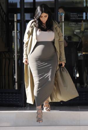 kim kardashian pregnant naked - Kim Kardashian, Naya Rivera Nude Baby Bump War: Hypocritical Glee Actress  Poses Naked and