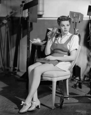 Judy Garland Sex Porn - Inside Judy Garland's Troubled Youth