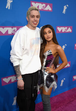 Ariana Grande Blowjob - No, Pete Davidson Didn't Just Tell The World About Ariana Grande Giving Him  A Blowjob