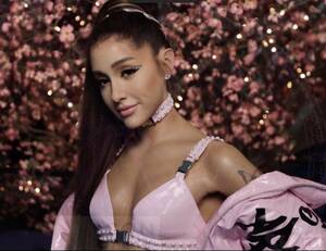 Ariana Grande Bubble Porn - Does Ariana Grande release boring music videos? : r/popheads