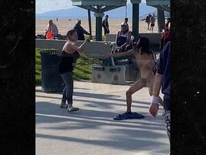 naked in venice beach - Naked Woman Gets Into Barbaric Fight in Venice Beach, Spiked Clubs Used -  TMZ