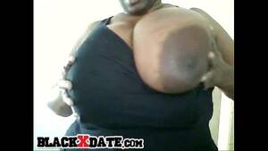 big bouncing black tits xxx - Black babe playing with her huge black boobs - XVIDEOS.COM