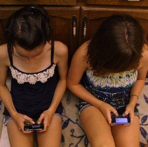 naked teen girls - Teenage Sexting Is Becoming The Norm | TechCrunch