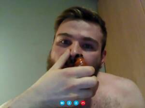 Amateur Sniffing Poppers - Bear sniffing poppers - ThisVid.com