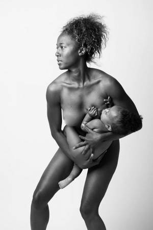 breastfeeding black tits - Powerful photo of female soldier breastfeeding speaks volumes