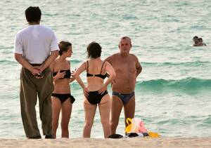 asian nude beach sex - Dubai detains 79 for indecent beach behavior